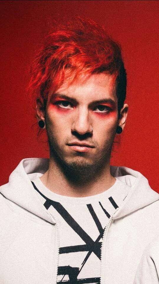 James ⊬ tweet media