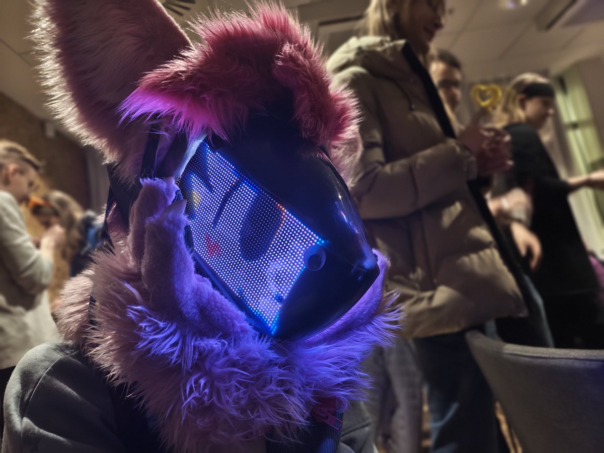 You like kissing boys don't you :3 #NFC2026