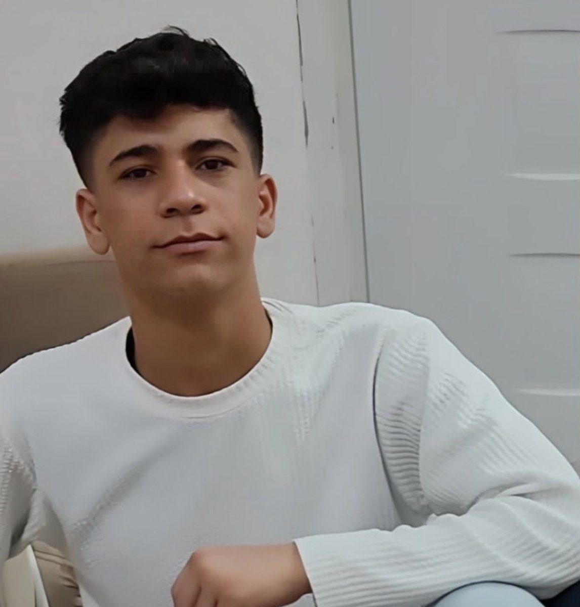 #DanialNiazi, 18, was tortured into a forced confession within 24 hours of his violent arrest during the January protests in Iran. He now faces the risk of a death sentence. His life is at risk. Speak up.
#IranMassacre
<a href="/UNWatch/">UN Watch</a> <a href="/amnesty/">Amnesty International</a> <a href="/UNICEF/">UNICEF</a>