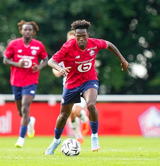 Daniel Riolo tacle Felix Correia : 🎙 "Félix Correia c’est qui ? Vous pouvez m’expliquer ? Depuis le début de la saison, j’entends dire que ce gars-là est bien, quand je le critique on me dit que j’exagère. Il est tout le temps mauvais, je ne l’ai jamais vu bon. Quelle qualité on