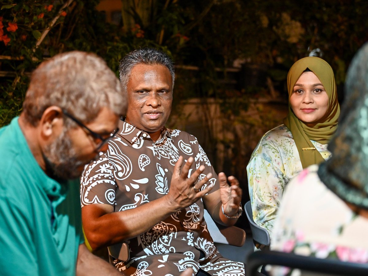 ކުރިއަށް އޮތް ލޯކަލް ކައުންސިލް އިންތިޚާބުގައި އެމްޑީޕީގެ ފަރާތުން މާލެ ސިޓީގެ މެޔަރ ކަމަށް ވާދަކުރައްވާ ކެންޑިޑޭޓް  <a href="/adamazim/">Adam Azim, Mayor of Male’ City</a>  އާއި މާލެސިޓީގެ އ.ތ.މ ކޮމެޓީގެ ރައީސާކަމަށް ވާދަކުރައްވާ ކެންޑިޑޭޓް <a href="/reesha_a/">Aishath Reesha</a> އާއި ހުޅުމާލރ އުތުރުގެ ކައުންސިލްއަށް ވާދަ ކުރައްވާ ކެންޑިޑޭޓް