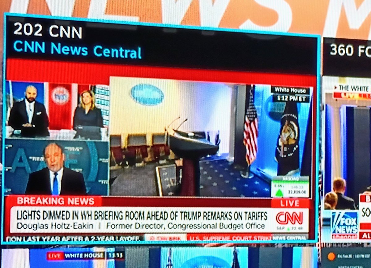 WILLDYE4U's tweet photo. WHY?
DIM THE LIGHTS IN THE WHITE HOUSE BRIEFING ROOM? 

WHAT IS HE TRYING TO HIDE NOW?

#SCOTUS
#SCOTUSruling
#trumpTARIFFS https://t.co/uEAX2V7vvd