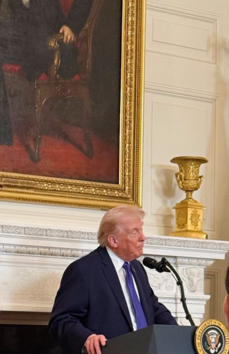 Jenniffer's tweet photo. Thank you @POTUS Donald J. Trump for hosting the Governors for a working session at the @WhiteHouse. We had the opportunity to engage in policy discussions with cabinet officials to advance our shared America First Agenda and continue delivering results for the people. 🇺🇸

-

Gracias a @POTUS por recibirnos en una sesión de trabajo en la Casa Blanca. Tuvimos la oportunidad de participar en discusiones de política pública con miembros del gabinete para adelantar nuestra agenda compartida de “America First” y continuar ofreciendo resultados para nuestra gente. 🇺🇸