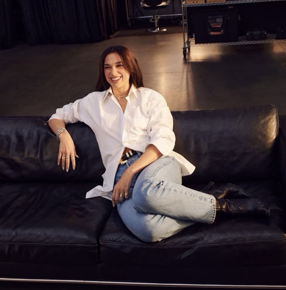 Ela. (Not @DuaLipa.) tweet media