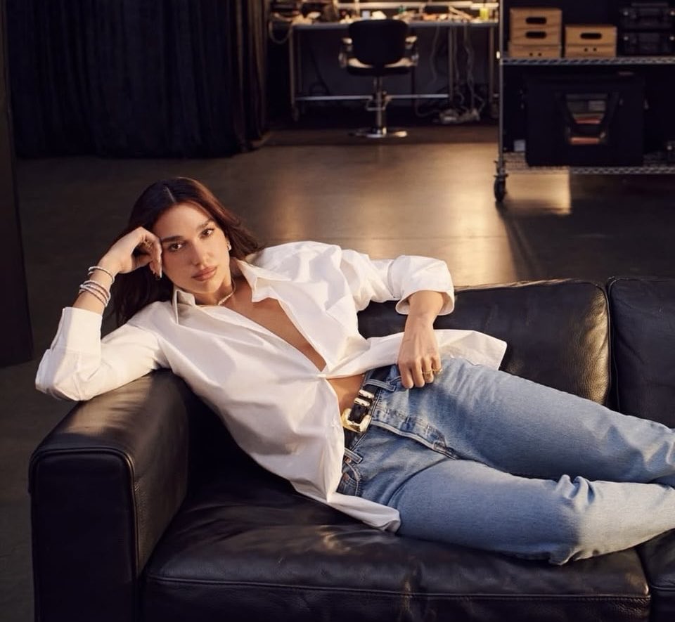 Ela. (Not @DuaLipa.) tweet media