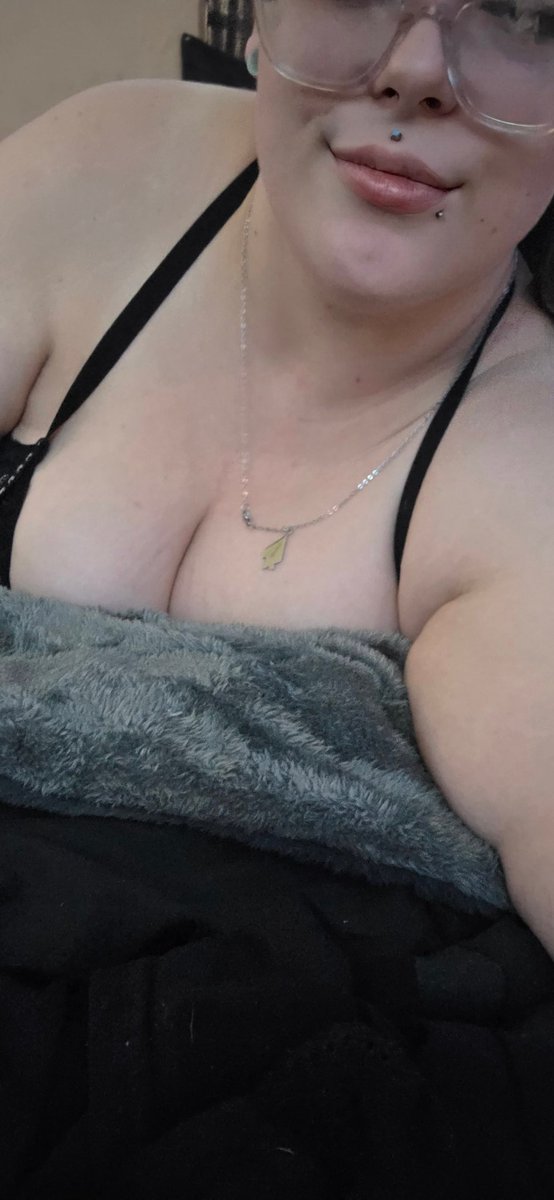 Boo_berry11919's tweet photo. New content up 🥵😘 #onlyfansgirl #bbw #plussize #checkoutmyonlyfans https://t.co/Px8stAtfSO