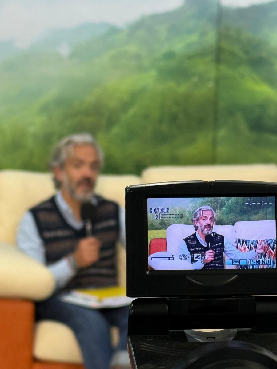 La Agenda Política en Democracia con El Kanal. 💙

El precandidato presidencial, <a href="/JDOviedoAr/">Juan Daniel Oviedo</a> ⚡ nos acompañó en el Magazín de Mañanita de Kanal Tunja Televisión, donde hizo un recuento de sus principales propuestas y habló sobre la importancia de construir un mejor país.
