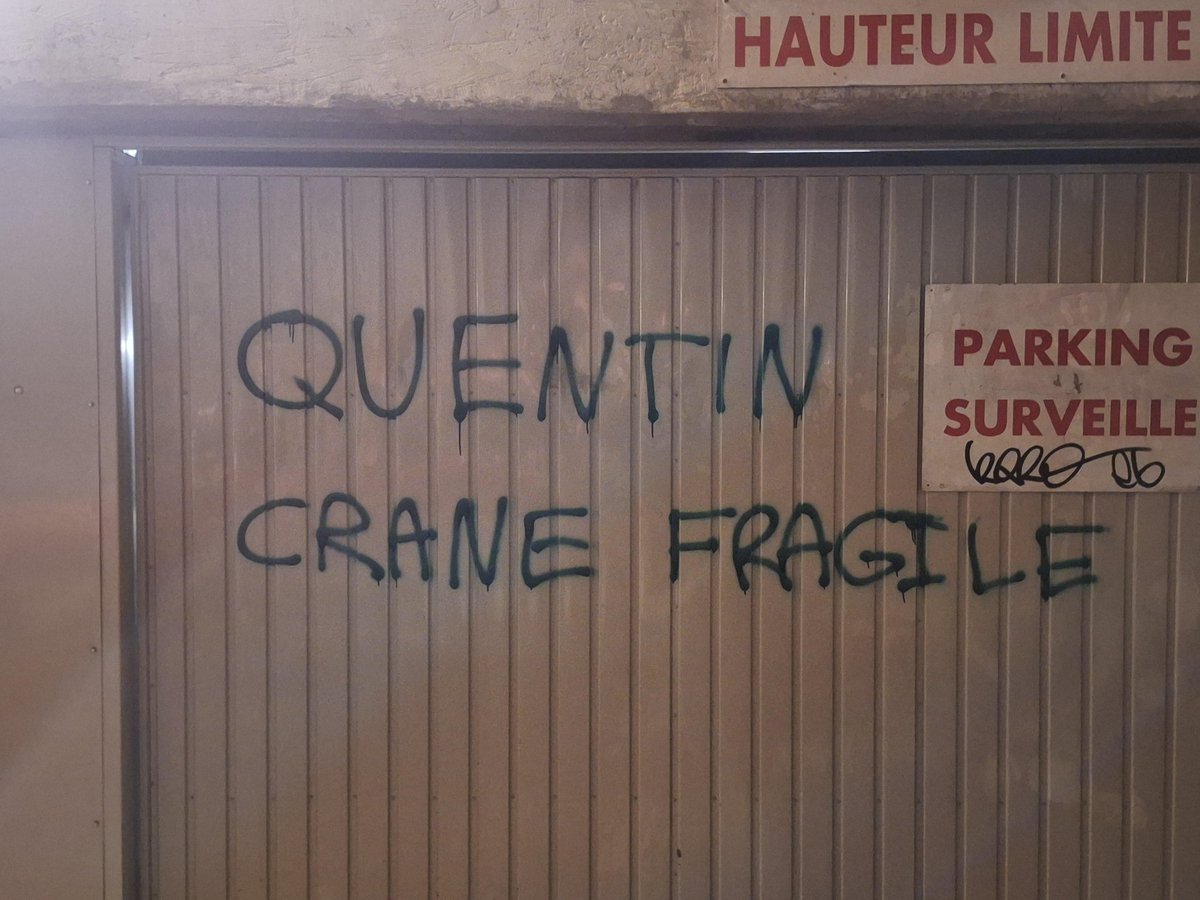 Etiennos tweet media