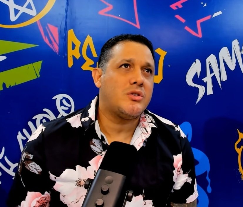 jotaruizz's tweet photo. "Ñaño, es que ningún te amo sobrevive sin contacto físico. El beso es el alimento del amor y la barenga el alimento de la pasión." 

- Carlos José Matamoros (#Elpabellon) https://t.co/A4H42oGkKT