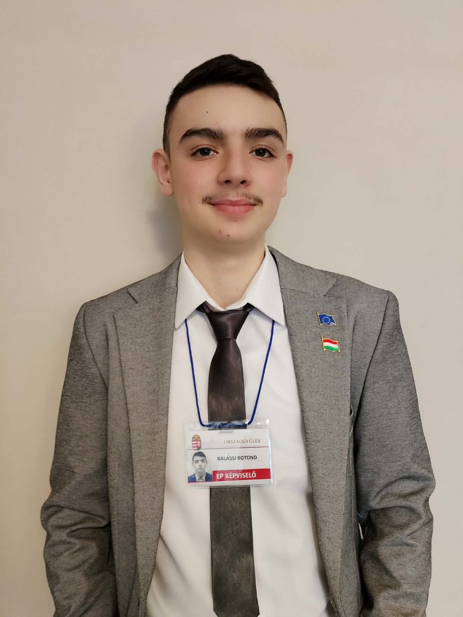 BotondBalassi's tweet image. Esti program: irány Brüsszel… vagyis a farsangi bál. 🎭😎🎉

#Farsang2026
#FarsangiBál 
#EstiProgram 
#Jelmez 
#Mulatság