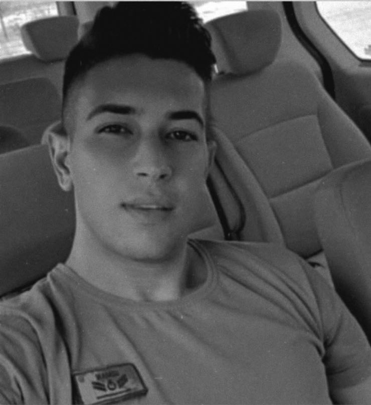 Piyade Uzman Çavuş Ümit CANPOLAT evlendiği günün gecesi şüpheli bir şekilde öldü. 

Deliller cinayeti işaret ediyor, adalet nerede?  

#ÜmitCanpolatİçinAdalet İstiyoruz.