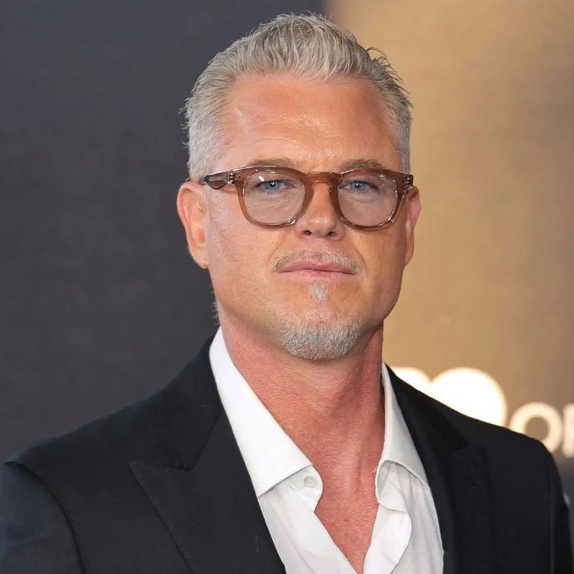 "Johnny Depp"

Porque el actor permitió a Eric Dane vivir sin pagar alquiler en una de sus casas de Los Ángeles.  

Según Page Six, el gesto fue un intento de aliviar las preocupaciones financieras del actor en los meses previos a su muerte por ELA.