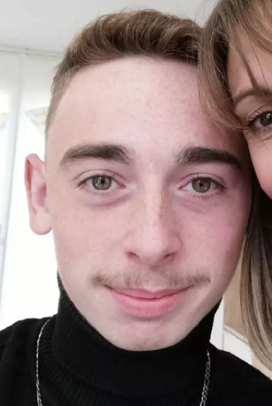 Outofnone1's tweet image. Théo, poignardé à mort par Ousmane Diallo, sénégalais, le 10 juillet 2021 dans une boutique Bouygues. lefigaro.fr/faits-divers/t…