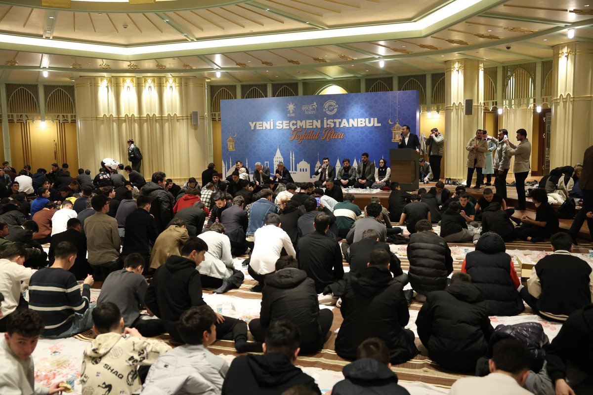 Genel Merkez Gençlik Kolları Başkanımız Sayın <a href="/avyusufibis/">Yusuf İBİŞ</a>’in katılımlarıyla, yeni seçmen teşkilatımızla iftar sofrasında bir araya geldik. 

Gönül soframızı zenginleştiren tüm genç arkadaşlarımıza teşekkür ediyorum.💙

<a href="/yenisecmenist/">Yeni Seçmen İstanbul</a>