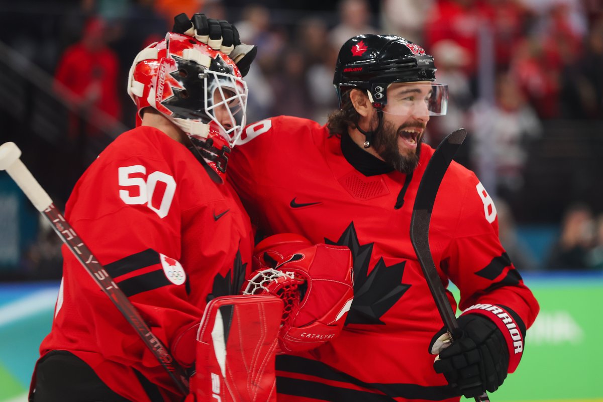 ¡El corazón de la Hoja de Maple late más fuerte que nunca! 🍁 

Con una ráfaga de tres goles, Canadá le da la vuelta al marcador y vuela directo a la Gran Final de #MilanoCortina2026. 

#WinterOlympics