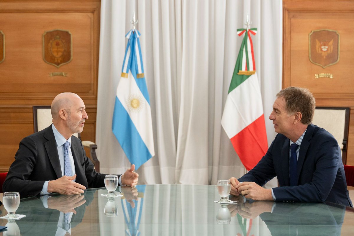 El Embajador 🇮🇹, Fabrizio Nicoletti, se reunió con el Ministro del Interior 🇦🇷, <a href="/diegosantilli/">Diego Santilli</a>, para un intercambio de puntos de vista sobre los principales temas de la agenda bilateral.

🤝Durante el cordial encuentro se destacó el excelente nivel alcanzado por las relaciones