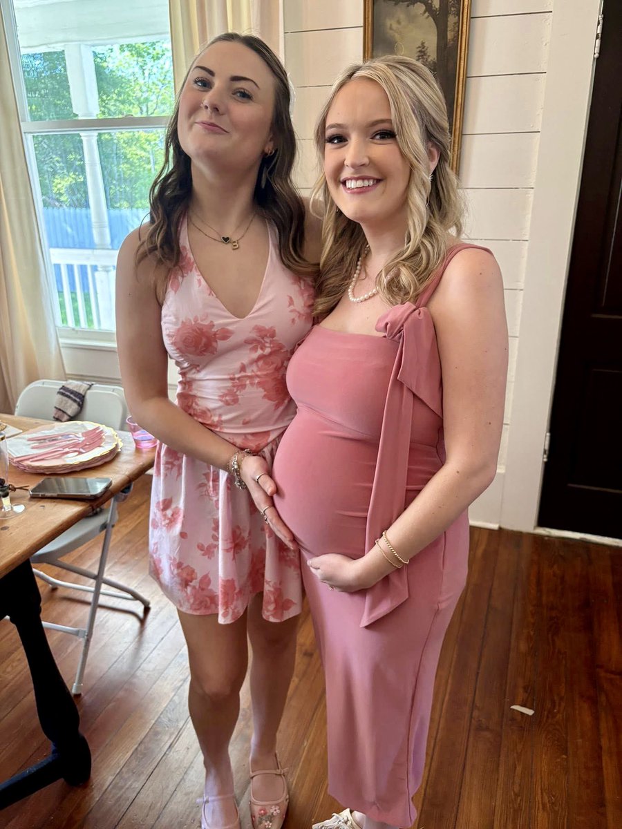The Pregnant Lover 🤰🏼 tweet media