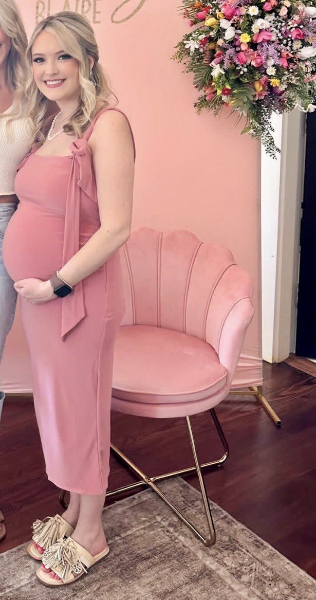 The Pregnant Lover 🤰🏼 tweet media