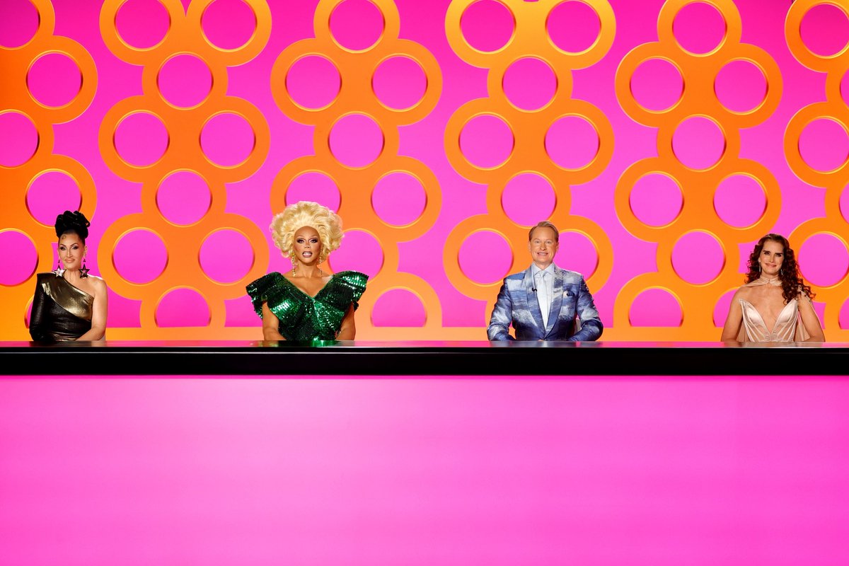 Brooke Shields tweet media