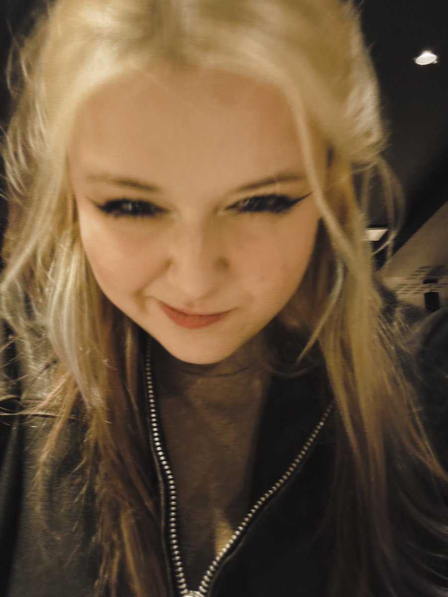 ros 🦋 tweet media