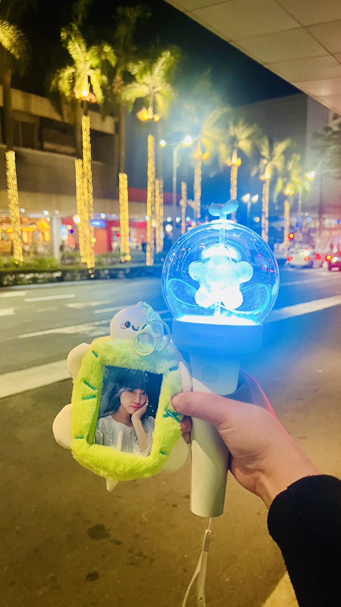 See you later <a href="/0828_kimsejeong/">김세정 KIM SEJEONG</a>.
Can’t wait to see you shine on stage tonight. 🤍✨