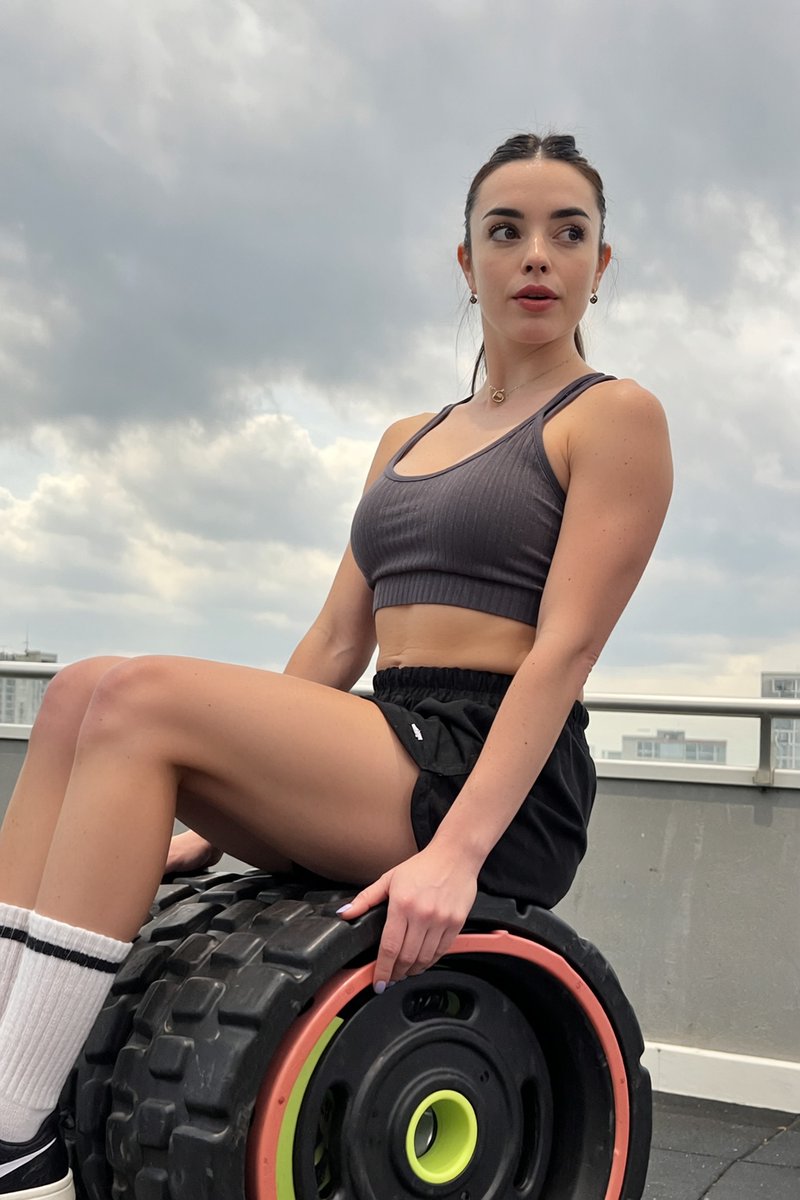 AtkinsonMariaa's tweet image. happy friday! may your weekend be full of laughter 🫶