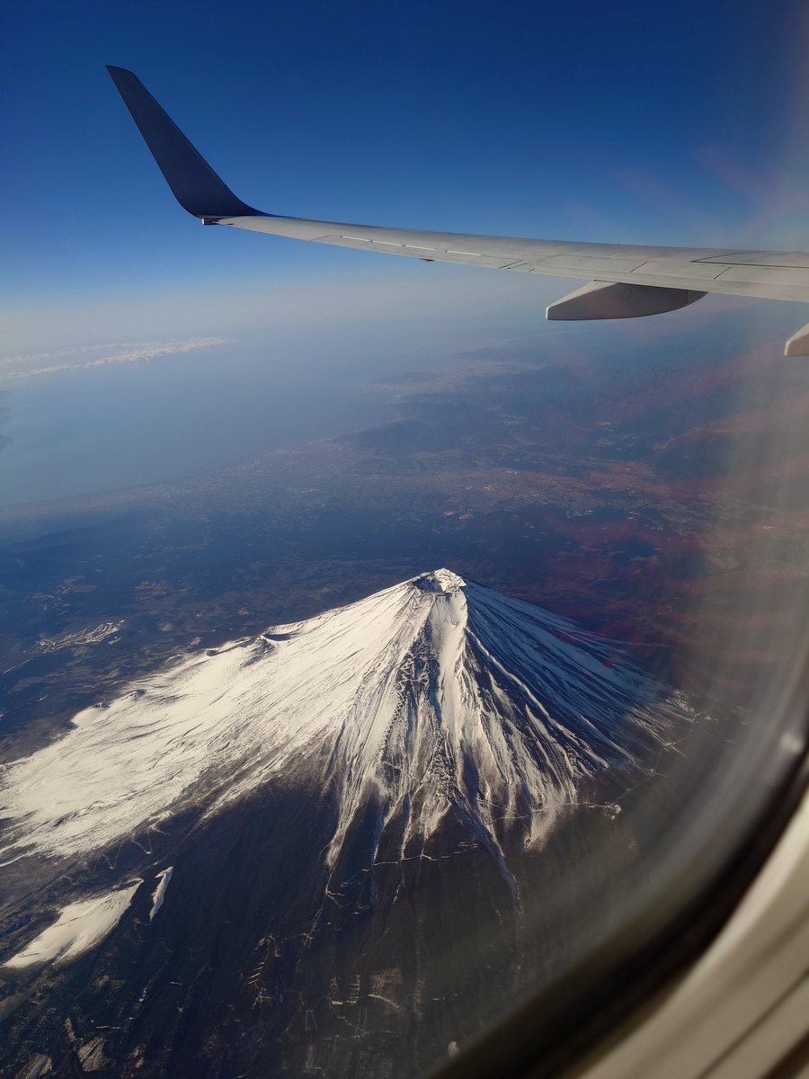 左窓側座席だったけどほぼ真上から富士山見れた🗻 #新潟サポ讃岐遠征
