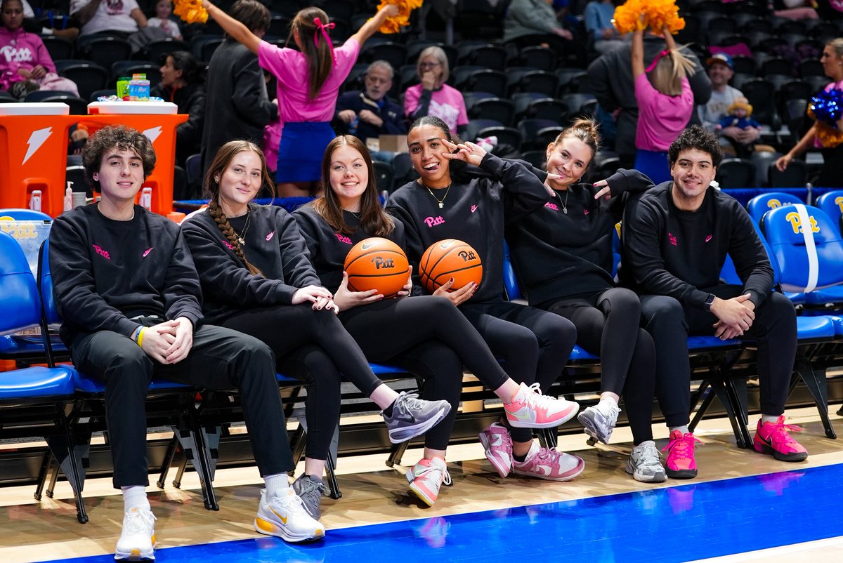 Pitt_WBB's tweet image. The team behind the team! Thank you for all that you do for the program 🫶

#ManagerAppreciationWeek