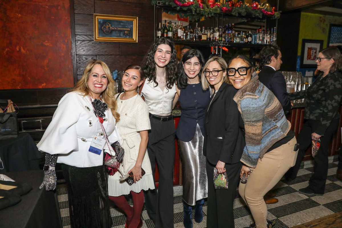 Chicago Lighthouse tweet media