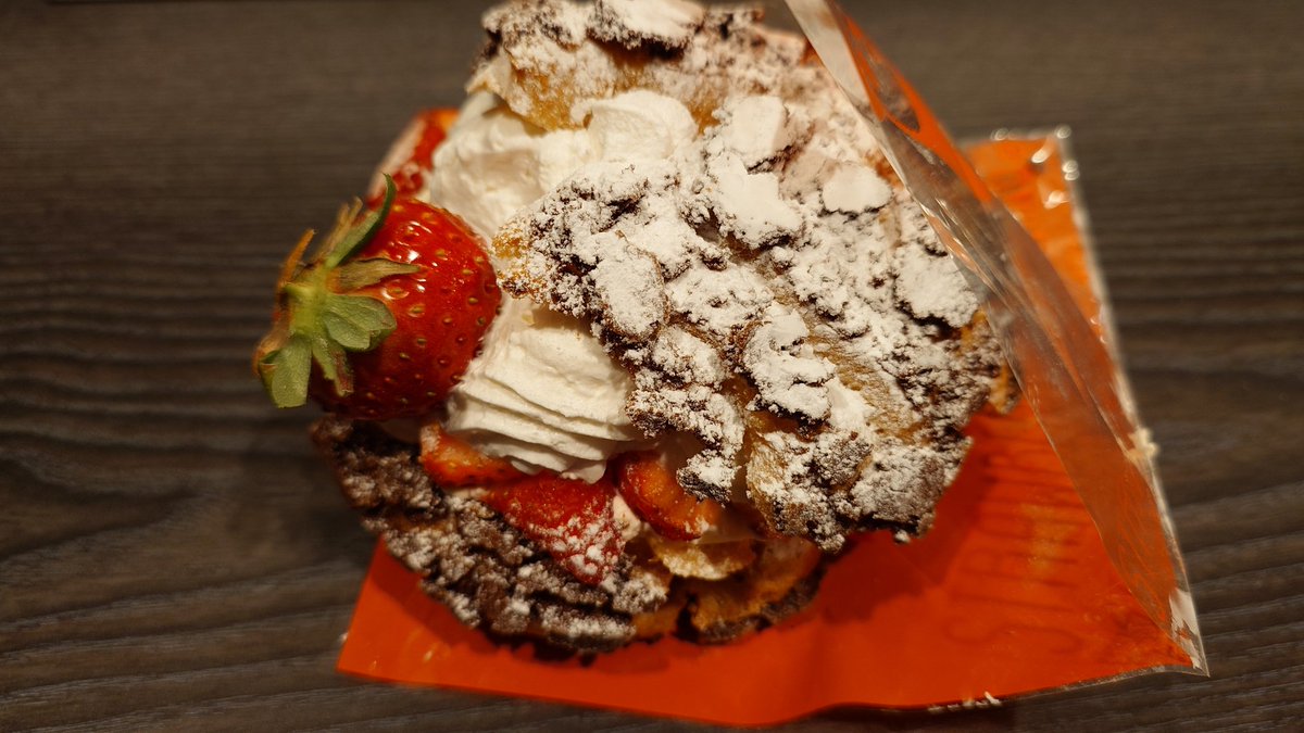 STRAWBERRY HUNTINGのシュークリーム🍓めっちゃ美味しい✨しあわせのかたまり