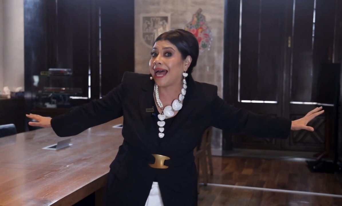 Apúrense a pagar la tenencia y el refrendo para poder pagarle a Shakira

- La Guatemanteca