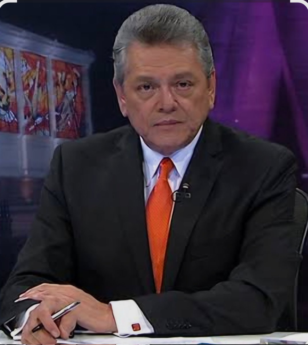 Me entero, con mucha tristeza, del fallecimiento del periodista Juan Francisco Castañeda-una gran persona-. Qué pena me da su partida. Tengo muy buenos recuerdos con él.
Vuela alto, estimado amigo. Mis condolencias a su familia. QEPD.