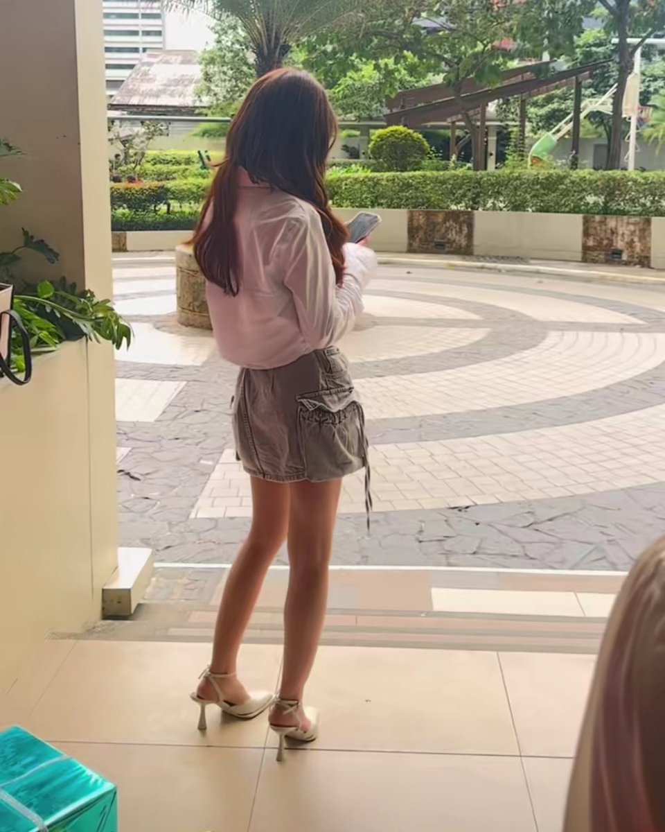 Killuaaaaaa27's tweet photo. -grabe ang isang fyangi sobrang puti at ang ganda ganda nia 😍💛 https://t.co/bARwfELKms
