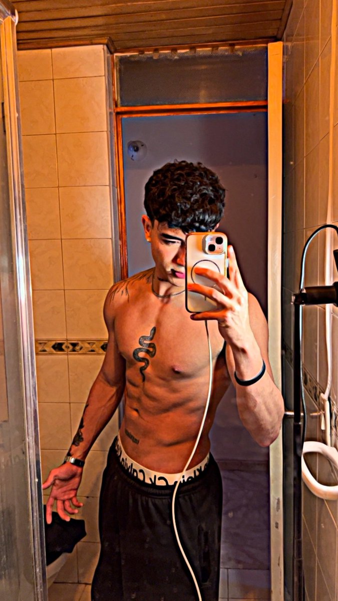 el flaco que necesitas en tu vida.💆🏻