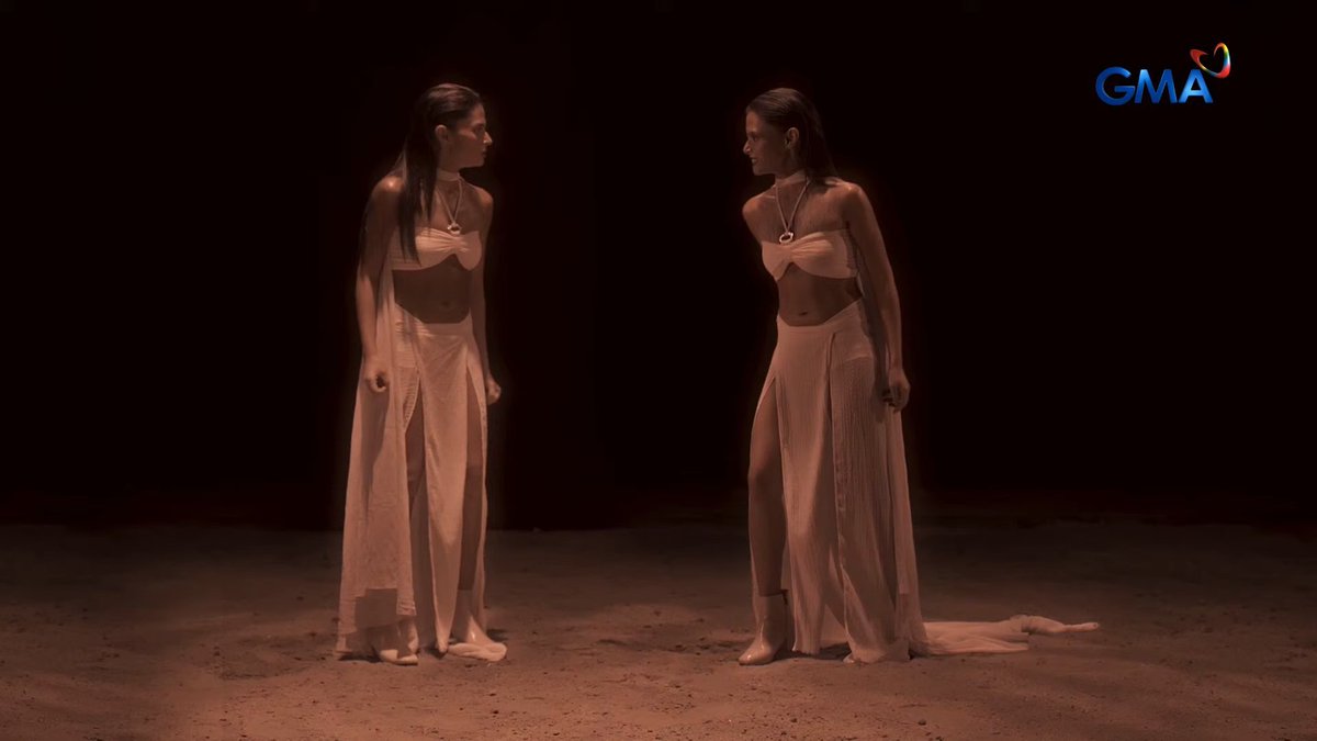 Aminin.

Ang galing ni Bianca sa scene na to. Acting two different characters in 1 scene is difficult. Bianca Umali nailed 2 roles here. 

Siguro dito na mas tatapang si Terra after niya makawala sa brilyante ni Gargan. HAHA!

#SanggreFaceYourDarkSide