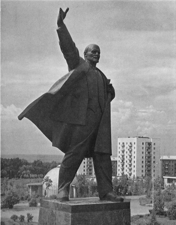 RTSG_Main's tweet photo. Long live Communism! https://t.co/pCLfvSbU4I