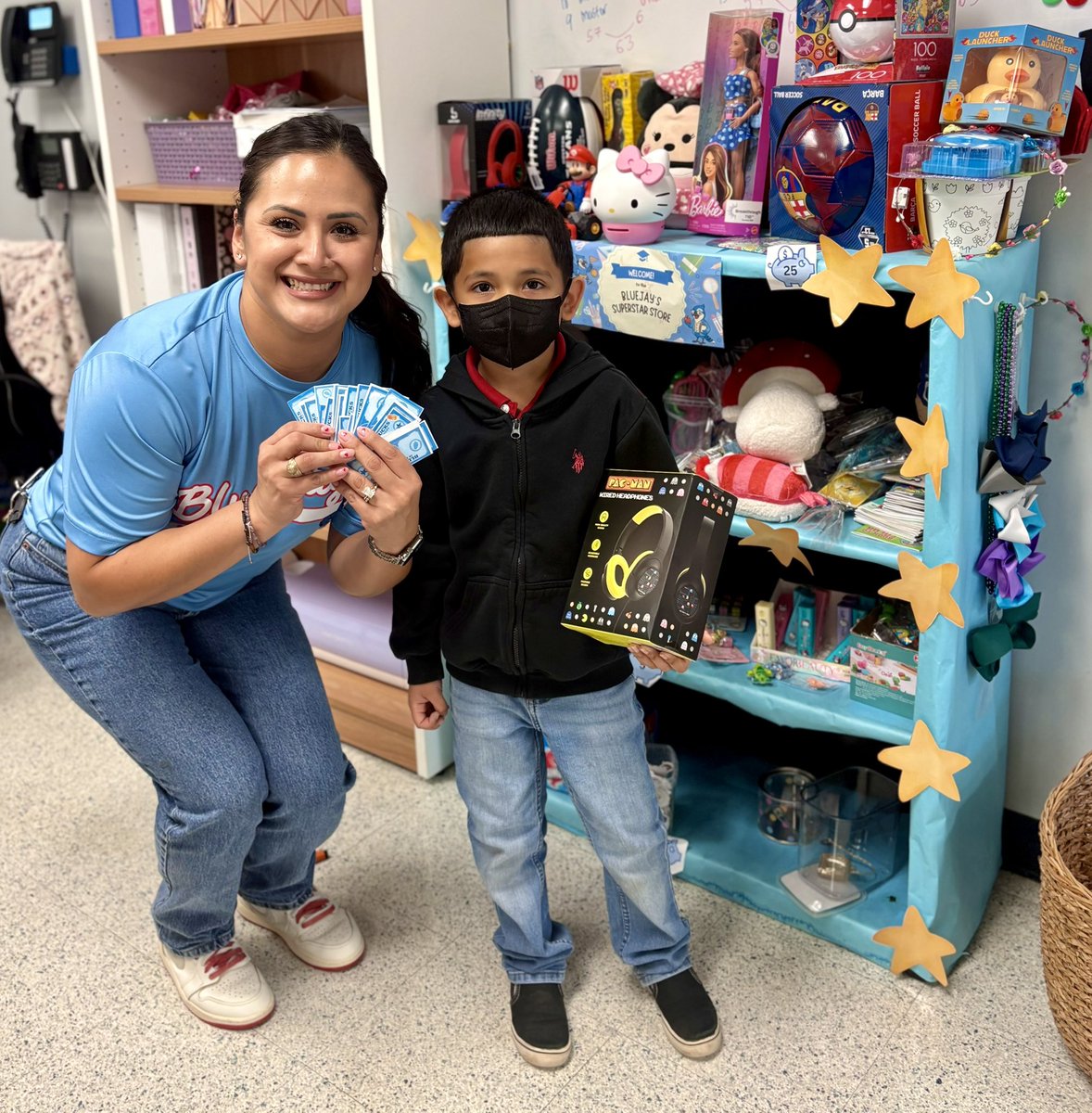 V.Ocañas tweet media