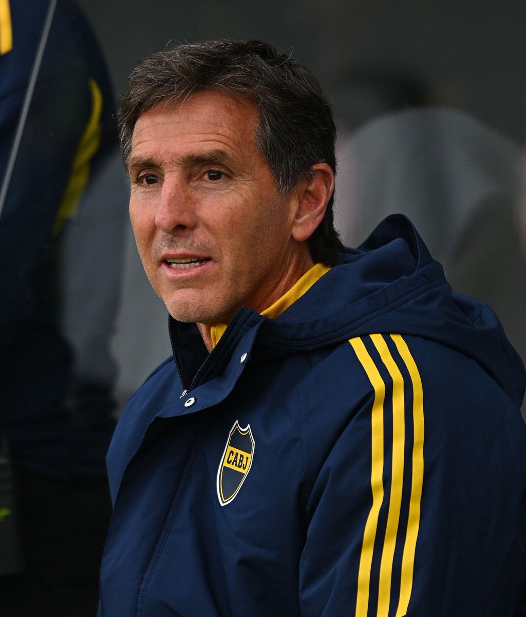 Es un desastre el 11 que plantó Ubeda para este Boca-Racing. Lo tienen que echar en el entretiempo. Ni un tiro al arco. Papelón total