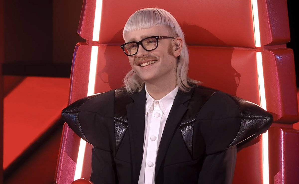 sobbing crying i can’t take this anymore