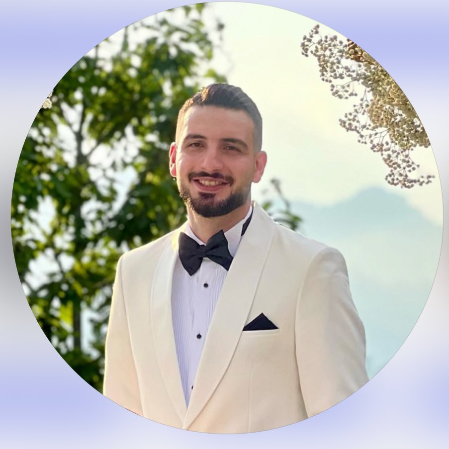 Anita_Hugging's tweet image. خانواده‌های این دو عزیز درخواست کردن نذاریم در بی‌خبری بلایی سرشون بیاد.

سهند و آروین قاسمزاده دو برادر ۲۶ و ۳۰ ساله ساکن هشتپر درچنگال ضحاک گرفتارند.
لطفاً اطلاع رسانی کنید.

#سهند_قاسمزاده
#آروین_قاسمزاده