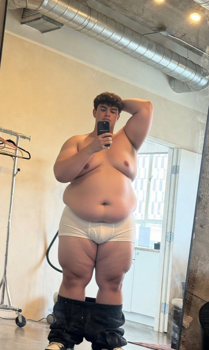 makehimfat's tweet photo. Sexier now 🥵 https://t.co/xoCWCTu5cS