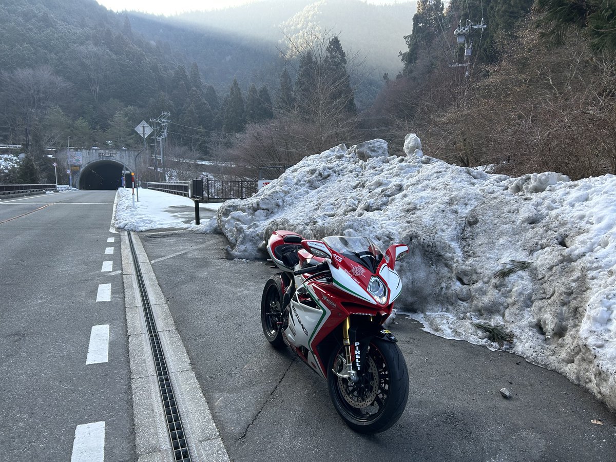 SnowBike's tweet photo. 快晴の日に https://t.co/XIKrrsMMLo