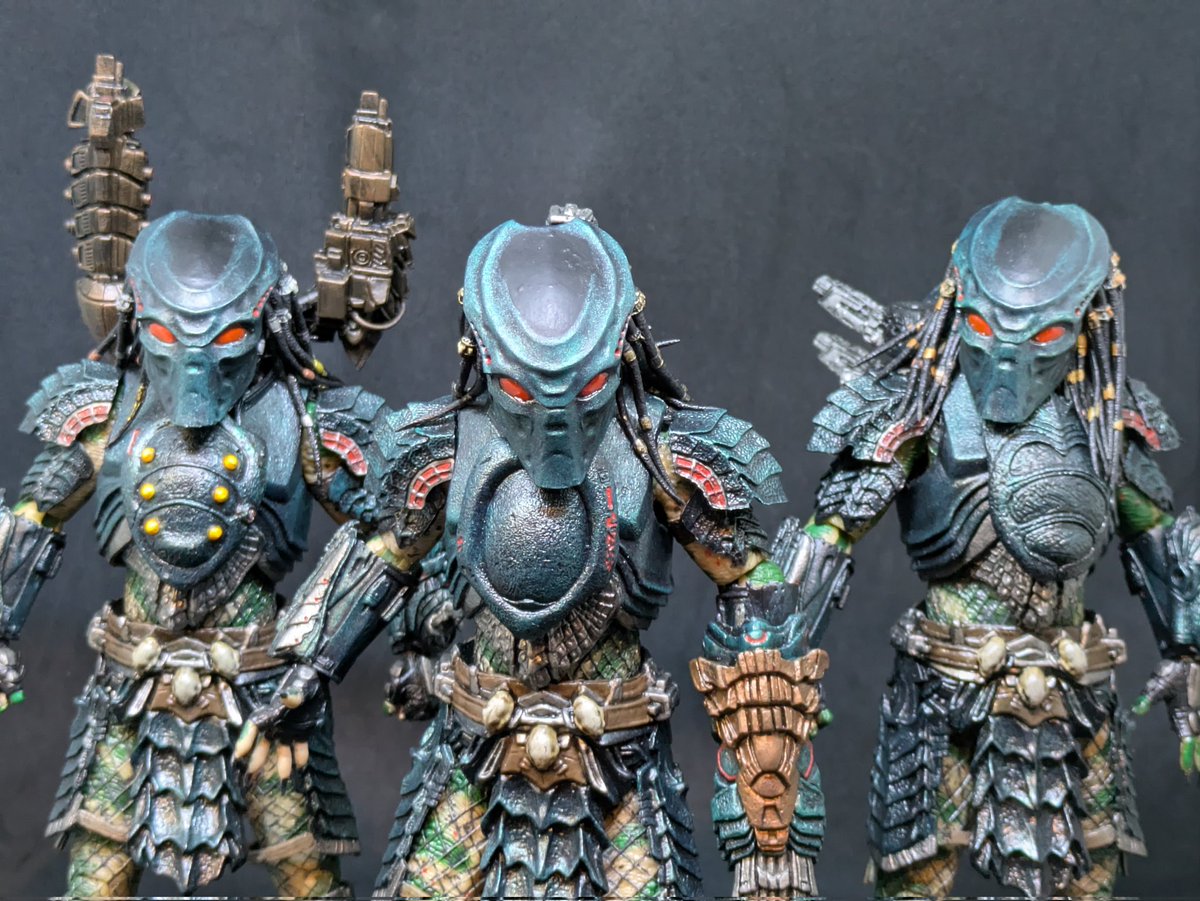 Yautja "Tanks" are a member of the military caste. Bred for war &amp; wrapped in near impenetrable armour they wade into battle taking out larger foes with a heavy plasma cannon alongside their Hydra &amp; Blazer brothers... But who leads them?
<a href="/PHGTheGame/">Predator: Hunting Grounds</a> <a href="/NECA_TOYS/">NECA</a> <a href="/Predator/">Predator</a> <a href="/DannyTRS/">Dan Trachtenberg</a>