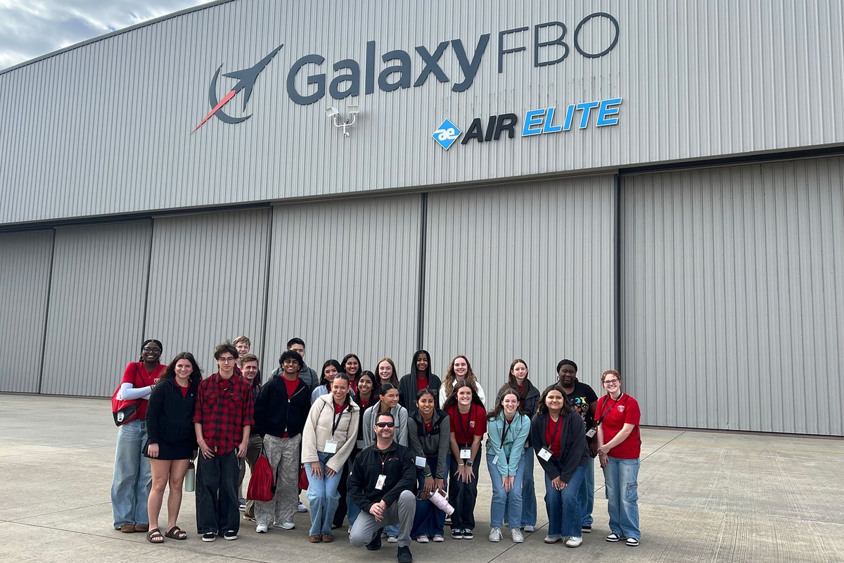 GalaxyFBO's tweet photo. We were proud to recently host participants from Leadership High School–North for a behind-the-scenes tour of our facilities at Conroe North Houston Regional Airport. 

Learn more >> https://t.co/9Kat5UOkED https://t.co/s4GebRNwme