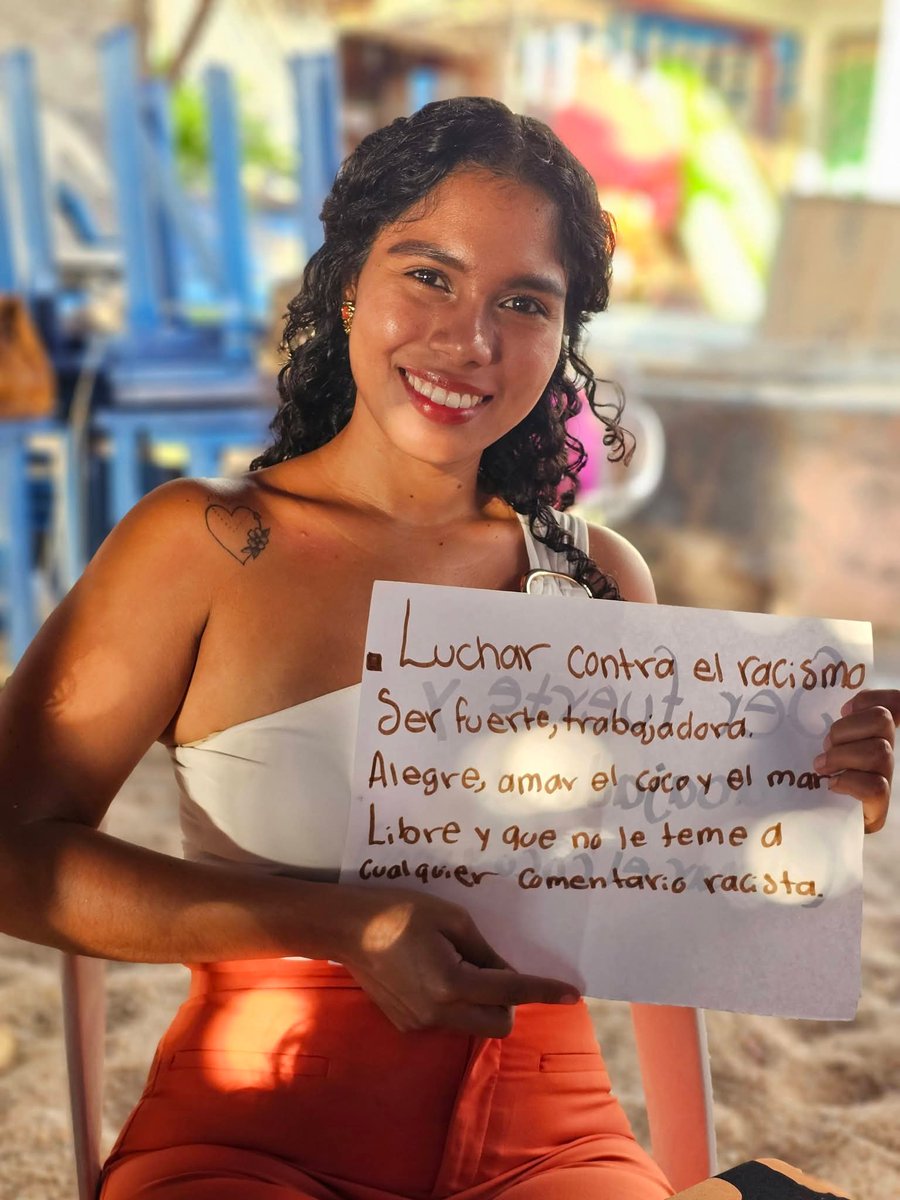 afrocaracolas's tweet photo. ¡Tallercita de identidad afromexicana!🐚

Dialogamos sobre como las jovenas cimarronas vivimos nuestra negritud desde nuestro territorio y cultura, desde la alegría y el orgullo de ser parte del pueblo afromexicano. 🖤
#cimarronas #mujereafro #playa #tallercita https://t.co/YRz3PNXwdg