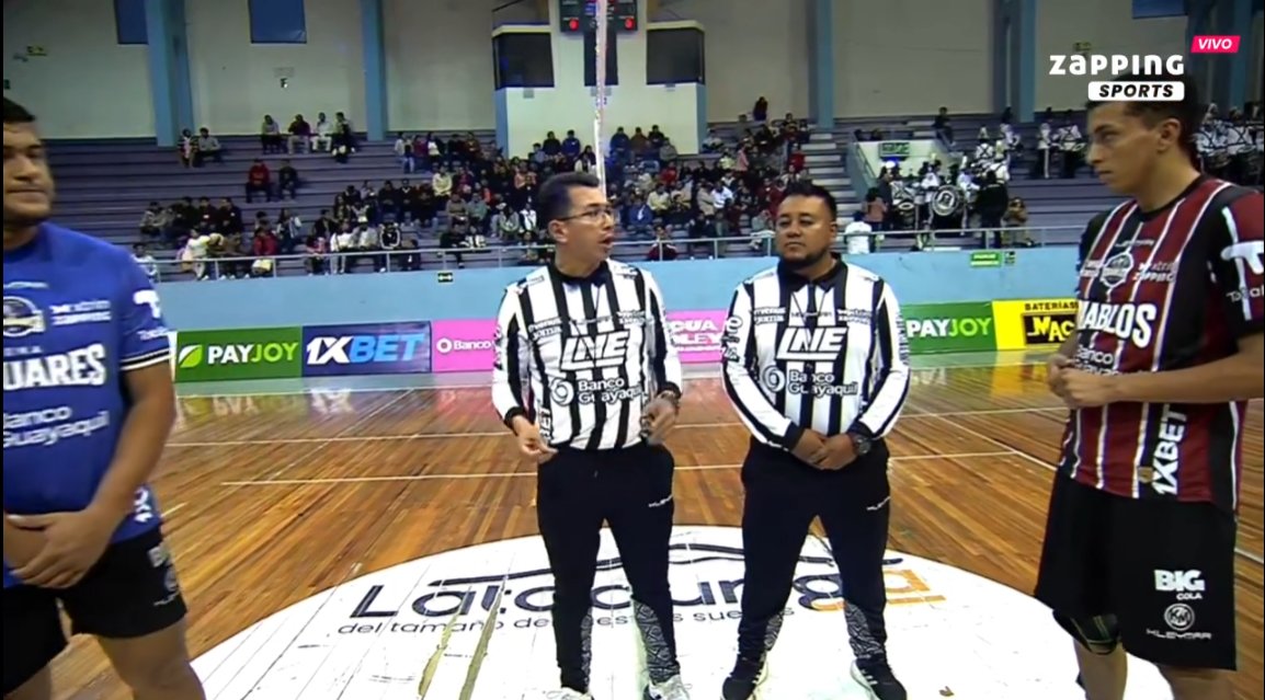 Cómo que esta raro el partido de Orense vs liga? desde cuando sacaron esos uniformes? son nuevos?