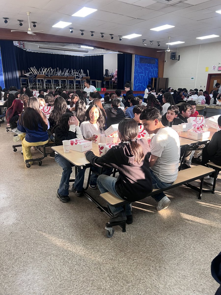 Michelle Monroe tweet media