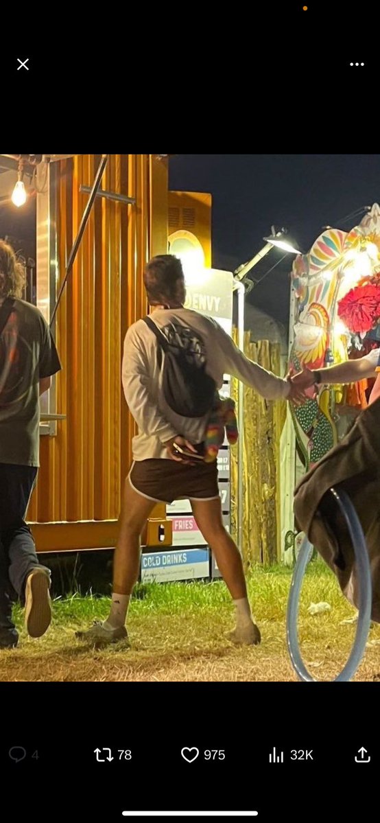 harry_28louis's tweet image. Louis hard launching Harry on his insta story wasn’t on my 2026 bingo card😭