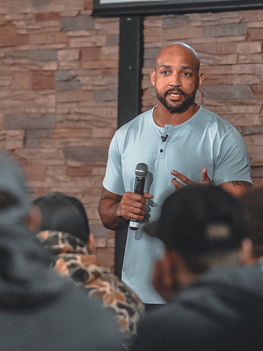 Roy Hall Jr. tweet media