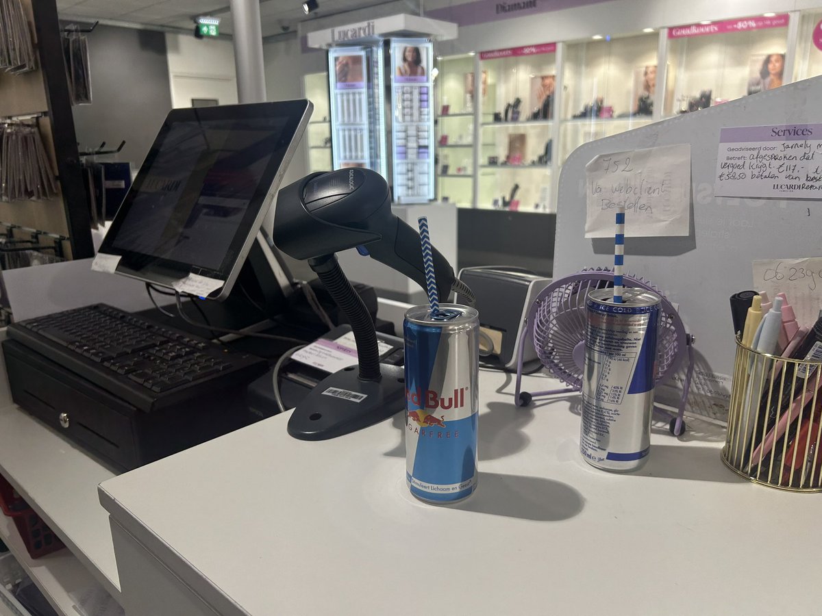 ela 🍀 tweet media